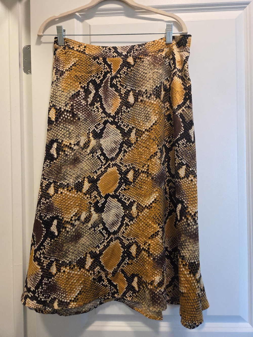 JustFab Snakeskin Print Midi Skirt Size Large NWT